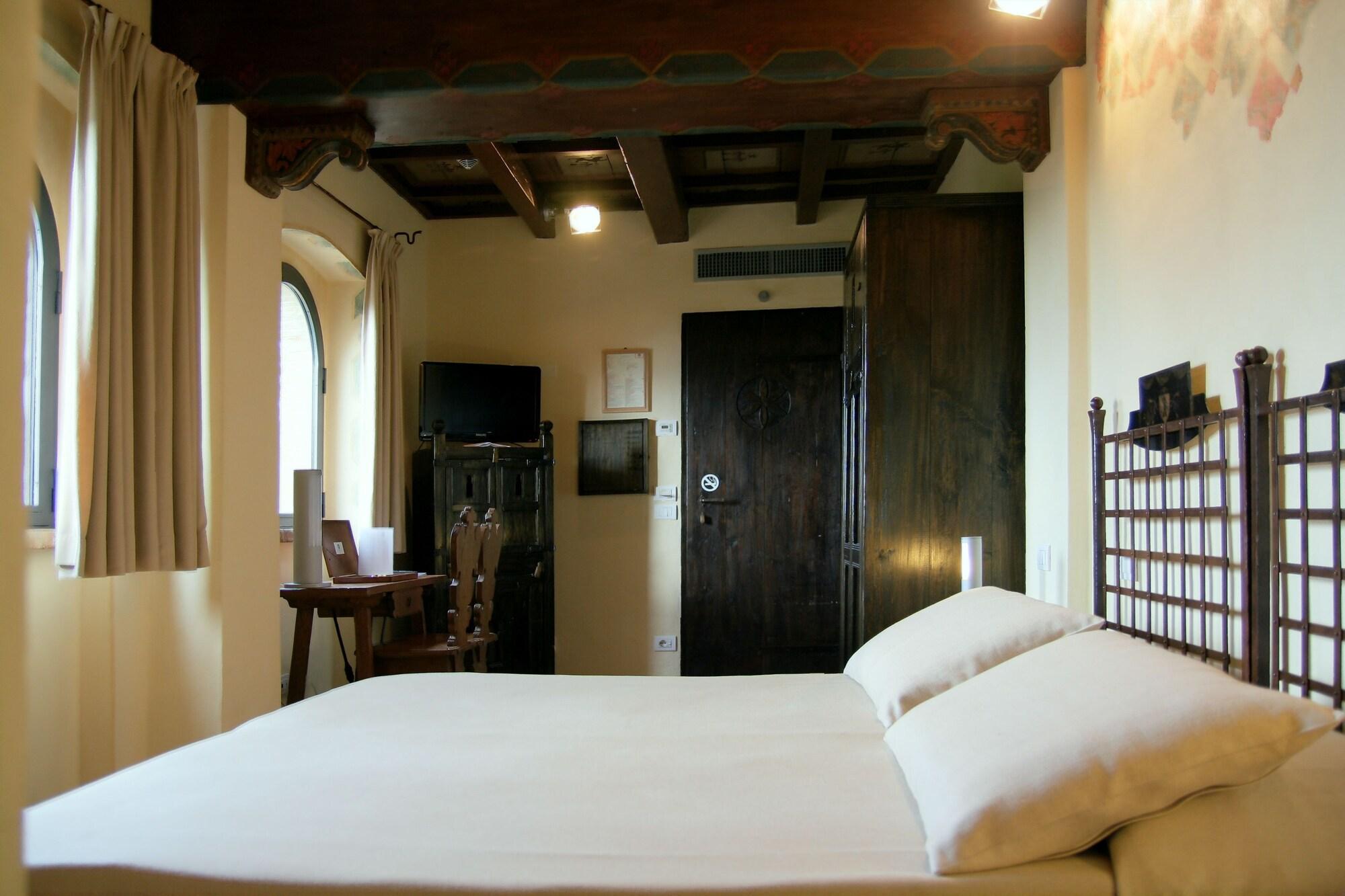 Hotel Castello Di Monterone Perugia Esterno foto
